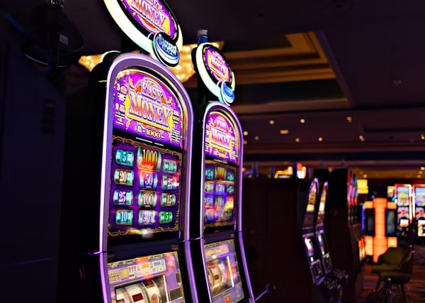 European Roulette live wheel on biliar platform with dealer