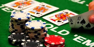 Live dealer in Hacksaw Gaming studio on biliar